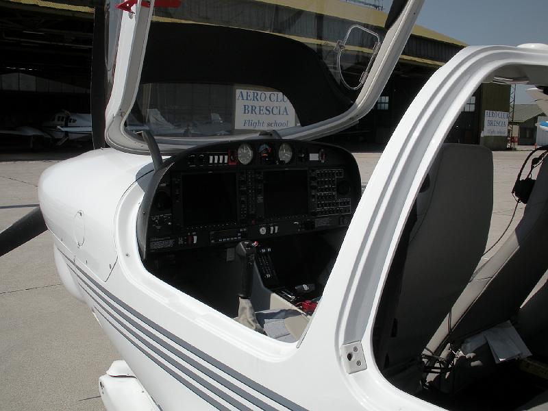DSCN0105.JPG - Cockpit