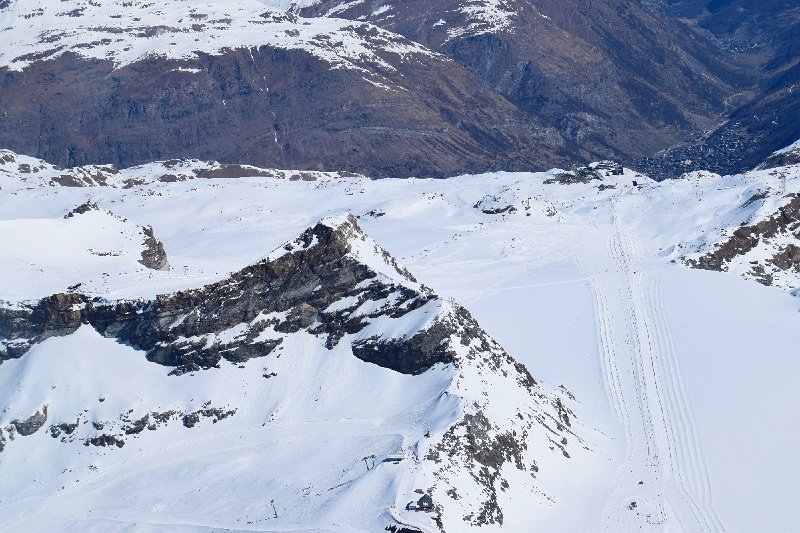 DSC_0069.jpg - Impianto di Trockener Steg e sullo sfondo Zermatt